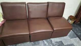 SINGLE SOFA CHAIRS