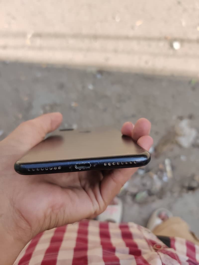 I phone 7plus pta approved 128GB 03006630501 7