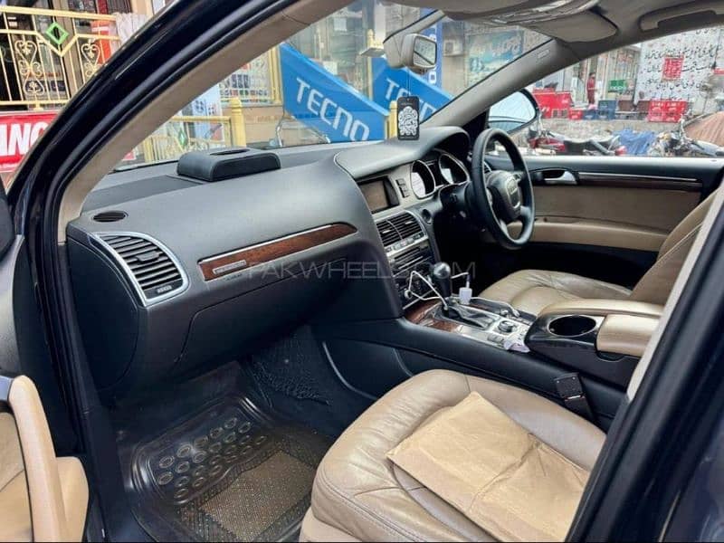 Audi Q7 2011 7