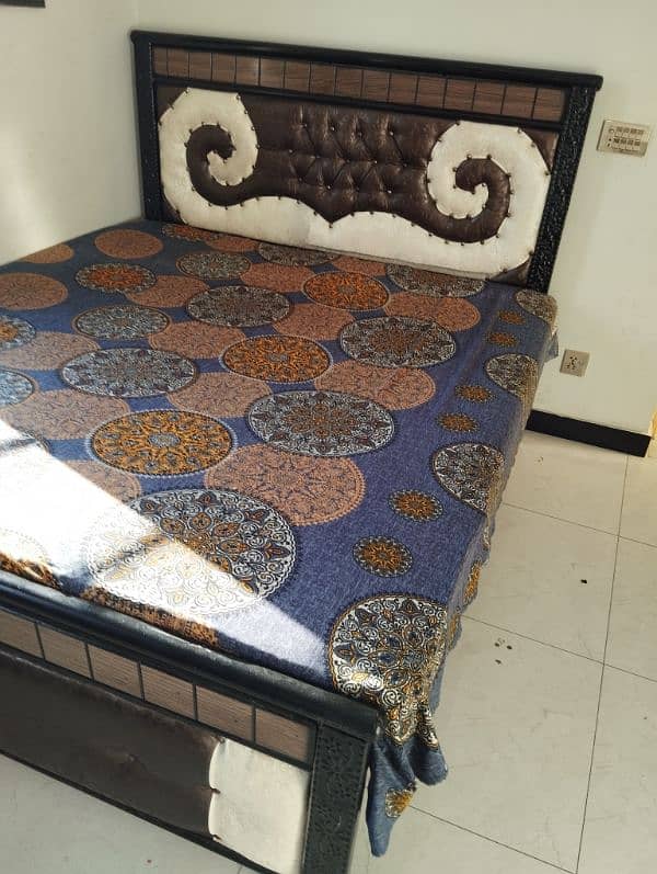 Queen IRON Bed With King Metress 1