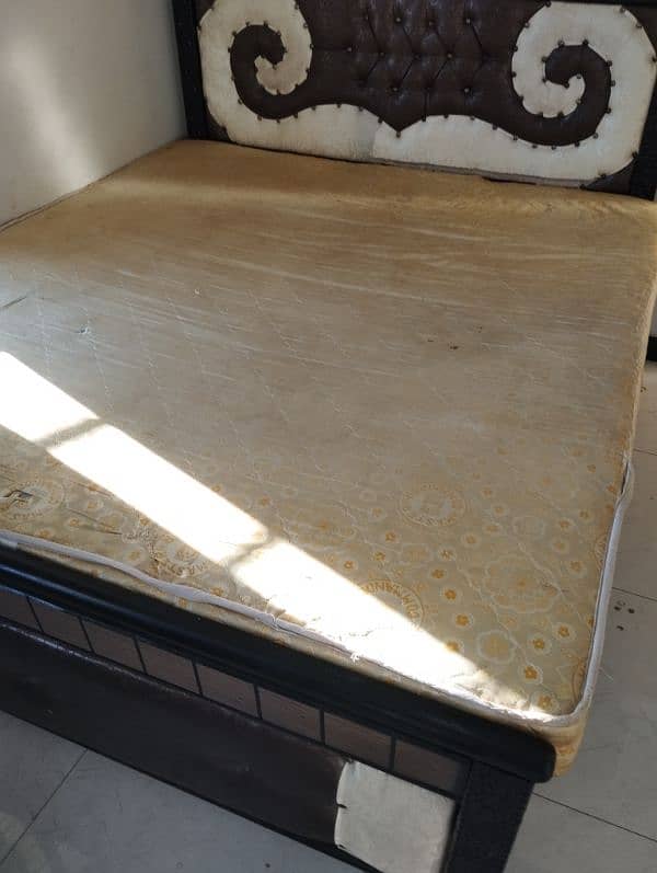 Queen IRON Bed With King Metress 4