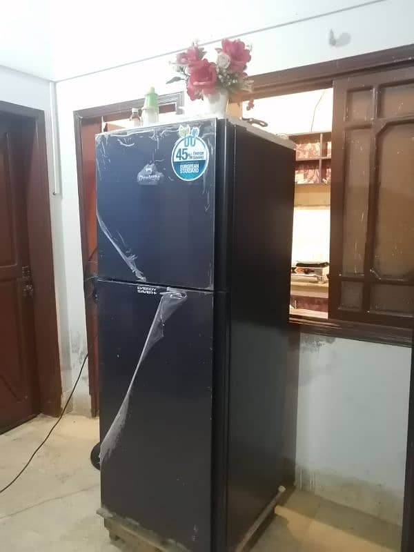 Used Dawlance refrigerator for sell. 1