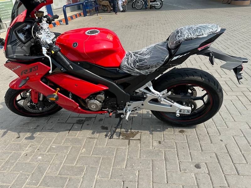 Yamaha r1m replica400cc 2