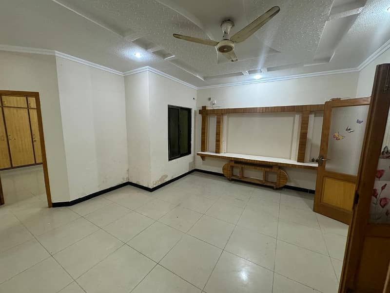 Upper portion 10 Marla available for rent in phase 4 bahria town Rawalpindi 1