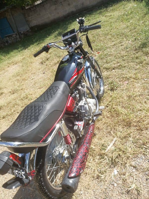 125 motorcycle 2020 model Lahore number 1