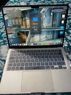 Mackbook Air M2 13.6” for sale no open