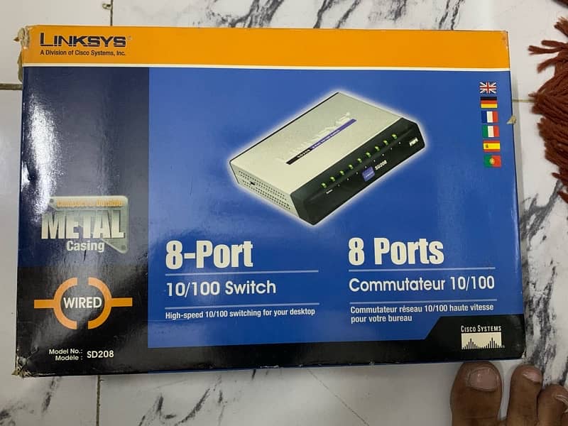 Cisco Linksys 8 Ports Switch 0