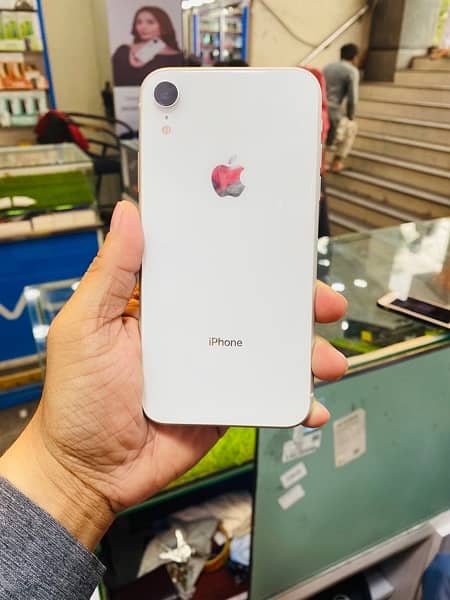 iPhone XR 128 GB PTA Approved 0