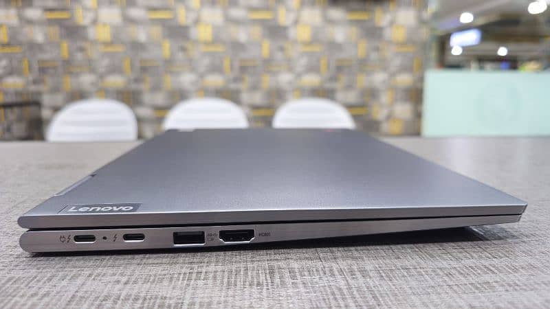 Lenovo x1 yoga Gen 6 Core i7 11th Generation 17