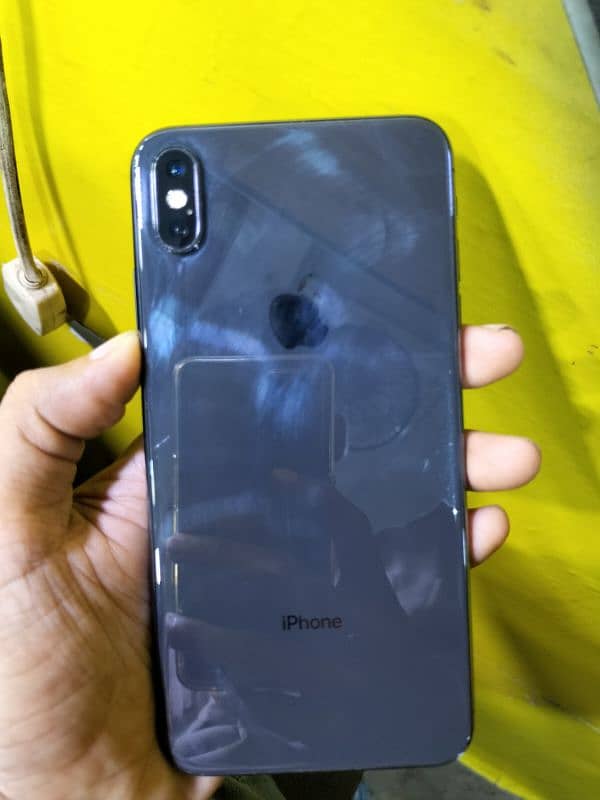 iPhone XS Max    64GB PTA approve 1