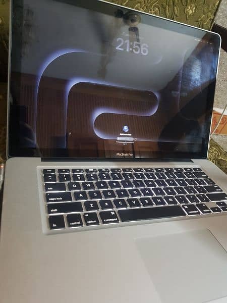 MacBook pro 2010 , with box pack new charger 8