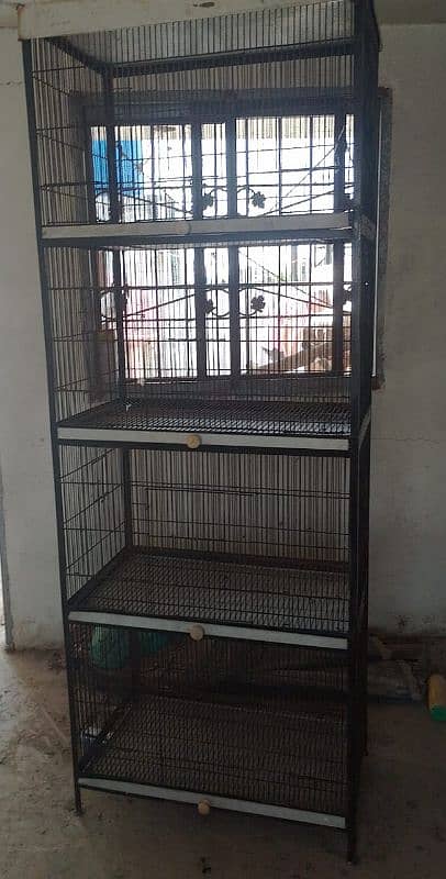 4 Portions Solid Cage for Sale. 0