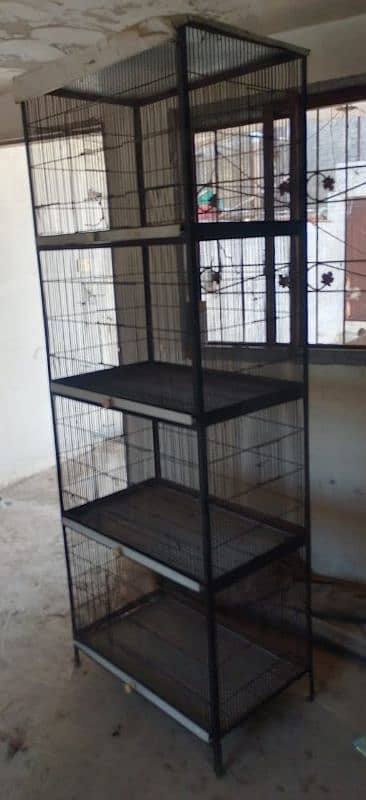 4 Portions Solid Cage for Sale. 1