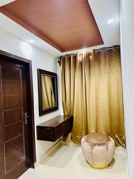 One bedroom VIP apartment for rent on daily basis in bahria town LHR 5