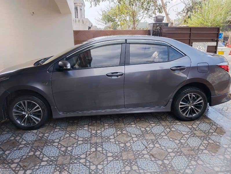 Toyota Corolla Altis 2022 4