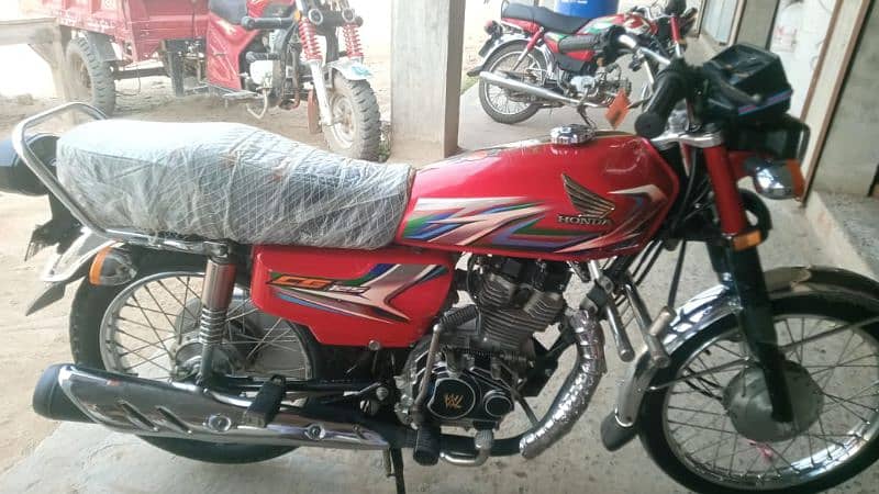 iam selling my honda cg125 3