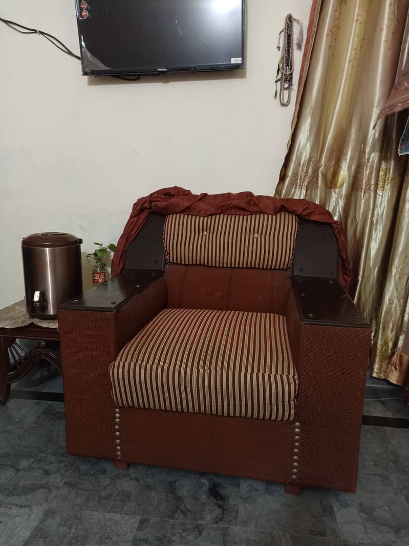 3 seater sofaa for sale 3