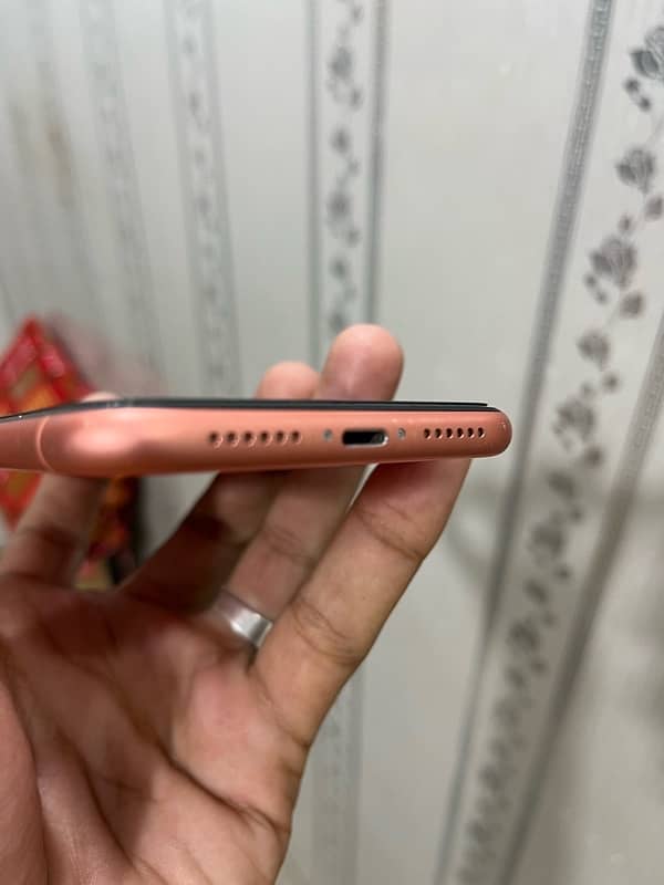 iPhone XR full new 10by10 jv sim sim time available 3 monhts 2