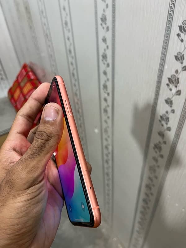 iPhone XR full new 10by10 jv sim sim time available 3 monhts 4