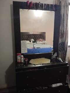 Wooden dressing table with 3 drawers