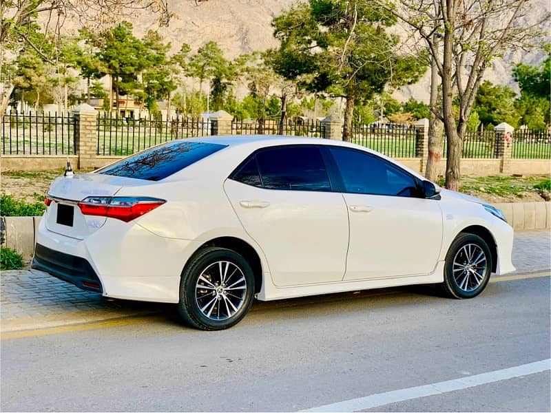 Toyota Corolla Altis 2021 baki nechy parho sari detail likhi hai 2