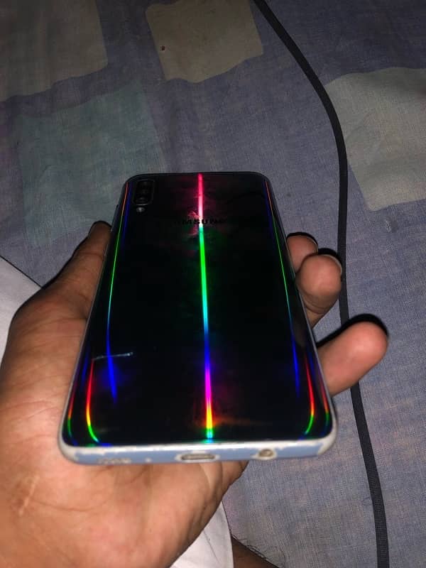 Realme A1+ all ok only box or Samsung A70 exchange koi b pta phone say 2