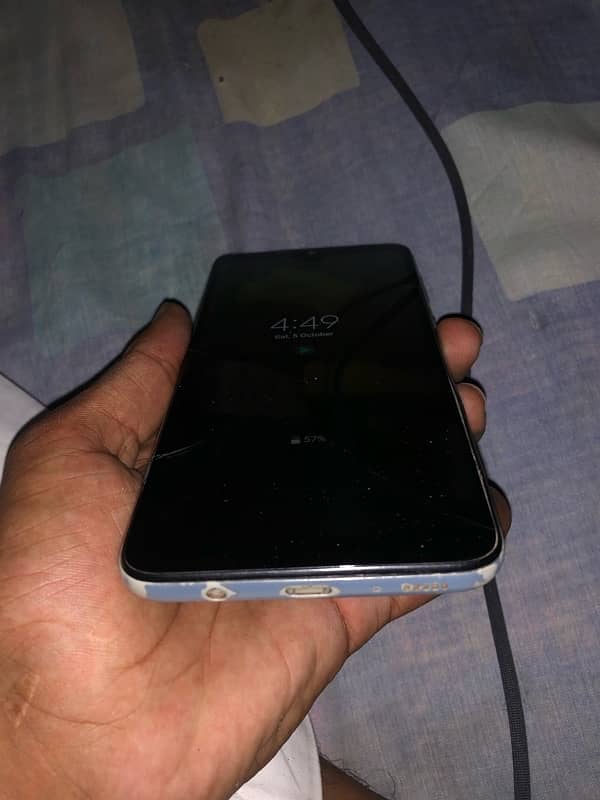 Realme A1+ all ok only box or Samsung A70 exchange koi b pta phone say 3