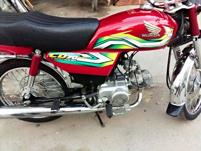 Honda CD 70 model 2023 ha first hand use koi km nhi Hona ha 0