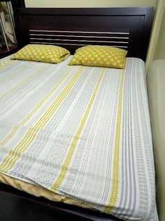 king size bed with mattress very good condition