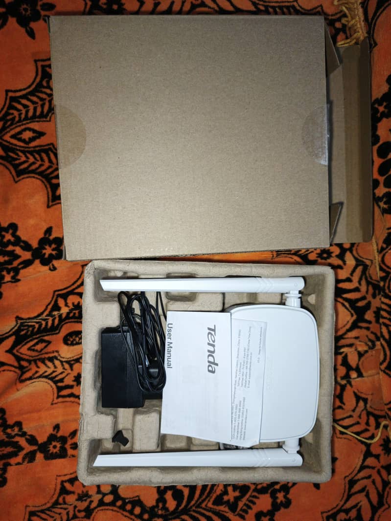 Tenda HG3 N300 Wi-Fi xPON ONT Router with 12v to 9v DC converter 2