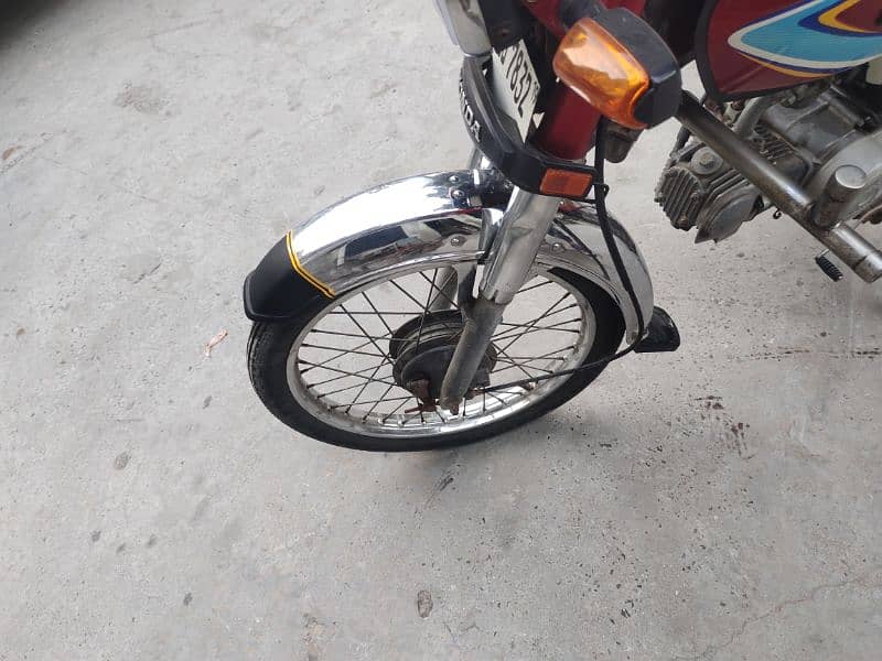 Honda CD 2019 4