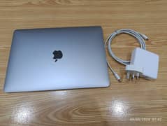 MacBook Pro 2017, 08/256 13.3 inch with TouchBar 03194432574