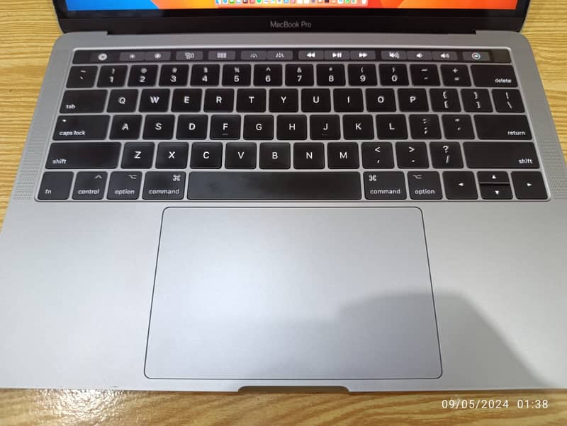 MacBook Pro 2017, 08/256 13.3 inch with TouchBar 03194432574 6