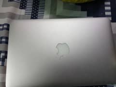 Mac book Air 2015 10/10 condition