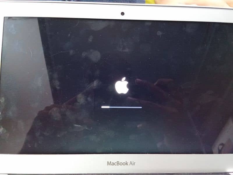 Mac book Air 2015 10/10 condition 5