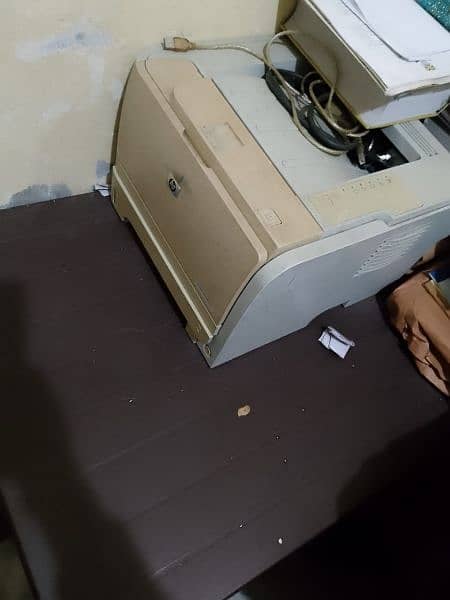 HP laser jet P2035n 1