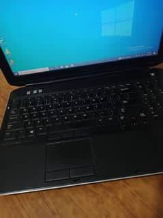 dell laptop with adapter 0