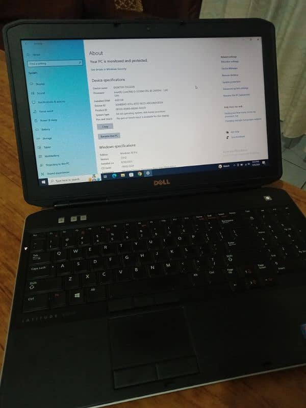 dell laptop with adapter 4