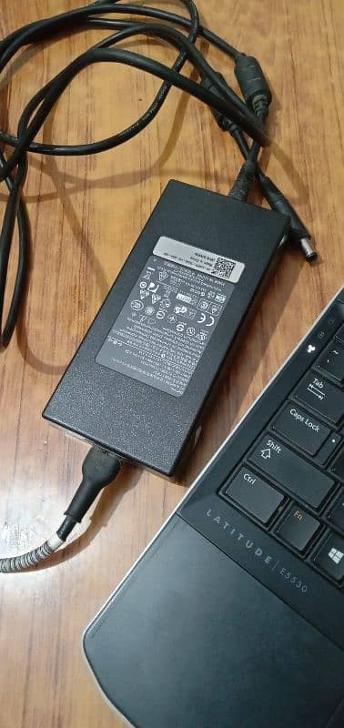 dell laptop with adapter 7