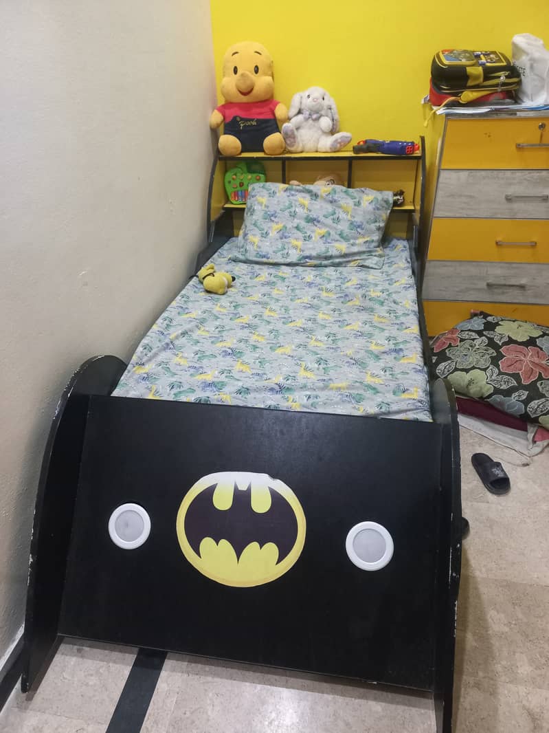 Betmen Bed in excellent condition without metres 3