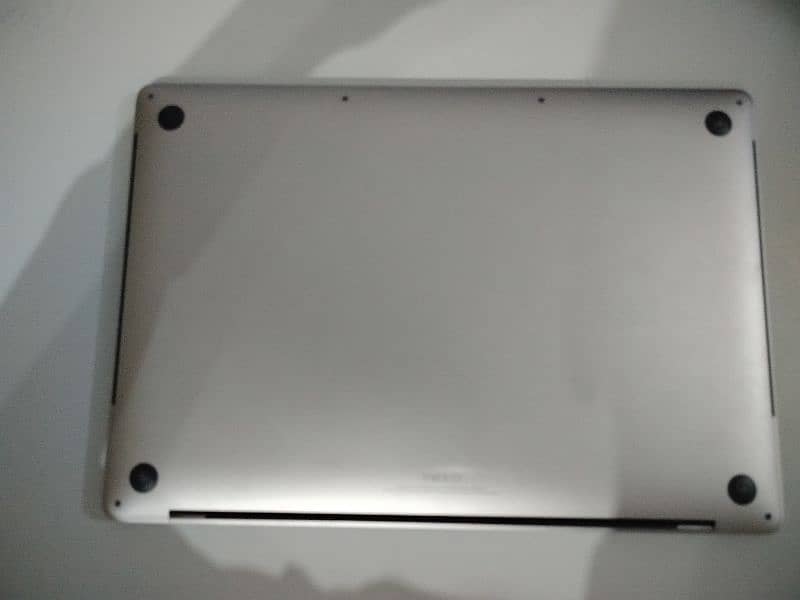 Macbook pro 2019 15 inch, 256 ssd 16 gb ram 2