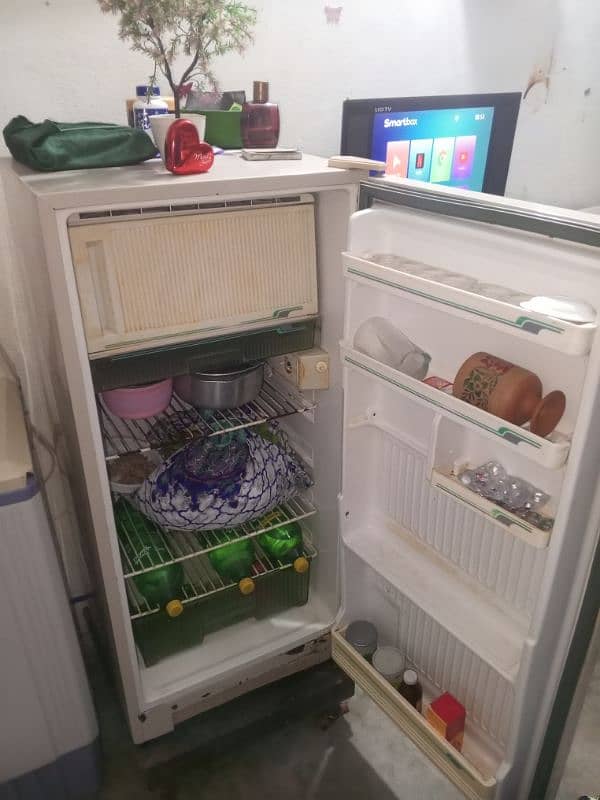 singer room fridge okay condition 03096268762 4