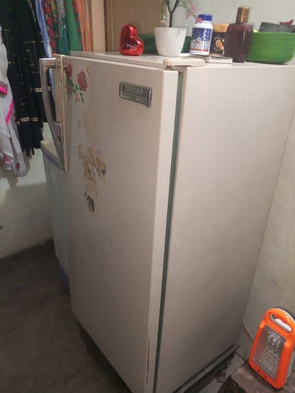 singer room fridge okay condition 03096268762 8