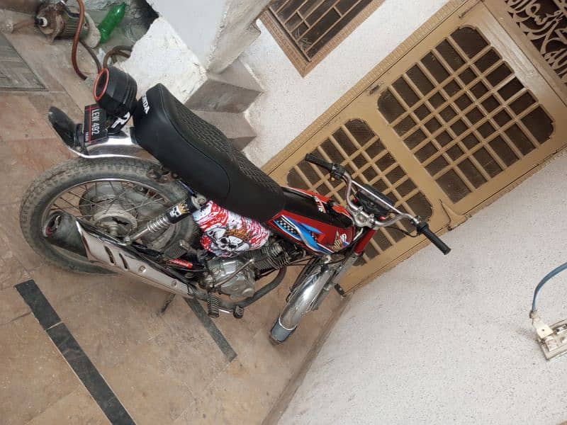 Honda 125 18 model all ok ha koi masla ni . 4