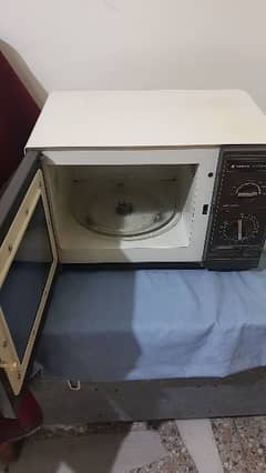 sanyo Japanese microwave v. good condition