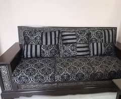 5 seater sofa set with heavy wood work for sale