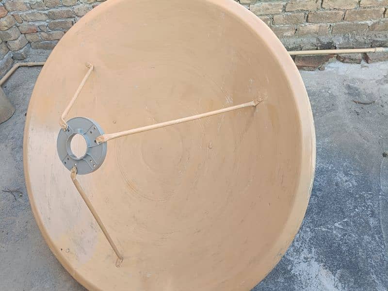 heavy gauge 4 ft dish antenna 1