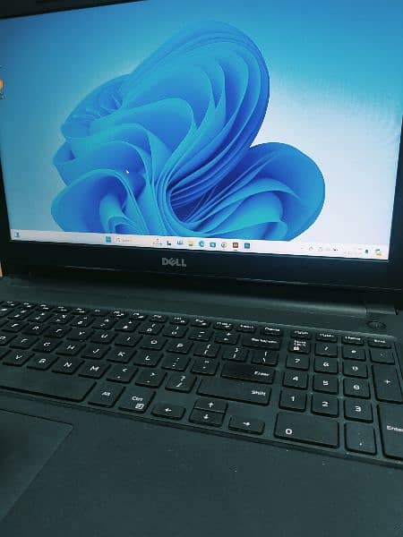 Laptop i7 8 generation 1