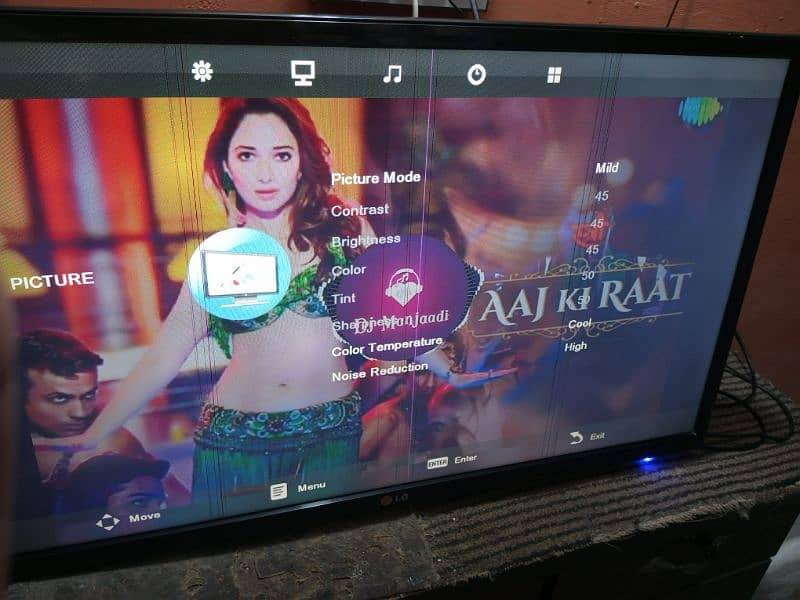 I am selling my LCD LG 32 inch 1