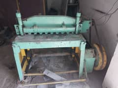 Iron cutting machine